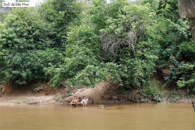 Suối đá Đắk Phơi